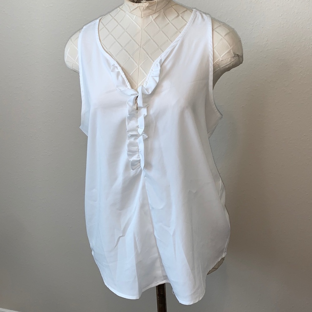 Eliane Rose White front tank blouse. Size medium.